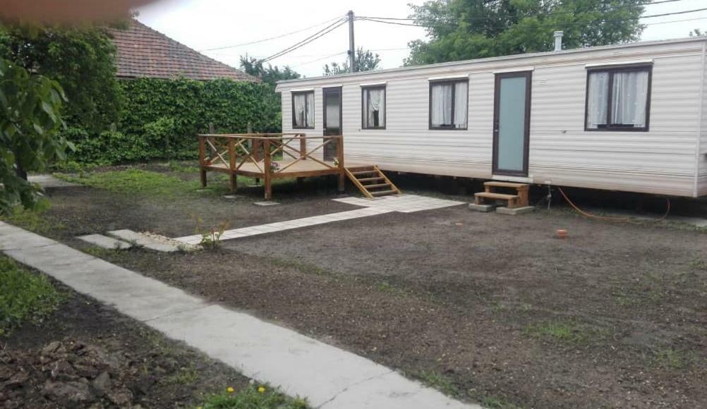Kupai Apartman Tiszaujvaros Exterior foto